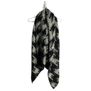 Modena Soft Chunky Knit Black and White Patterned Scarf